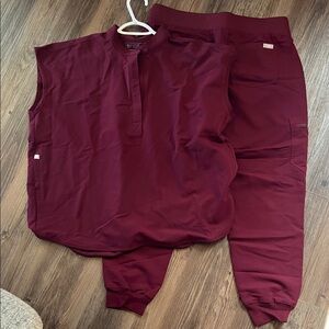 Figs Sleeveless V-Neck Tank Top - Burgundy